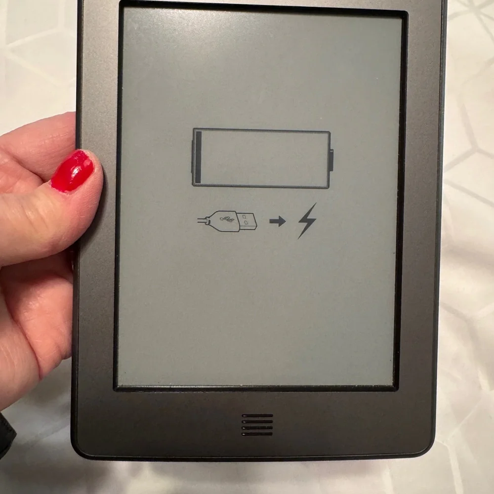 Kindle e reader- no charging cable